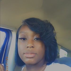 Meet your Posher, Janay